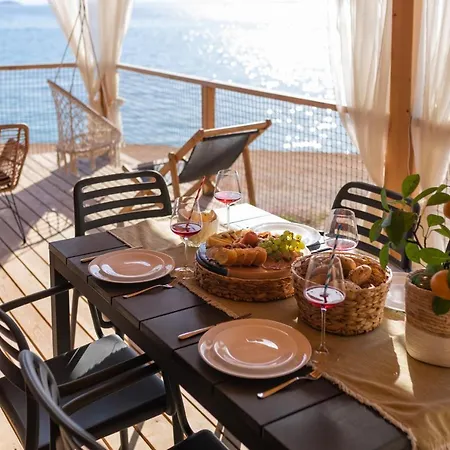 Mara's Coast - Giulia *