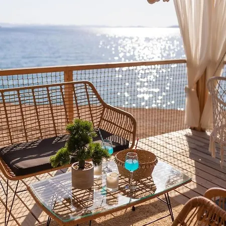 Mara's Coast - Giulia *