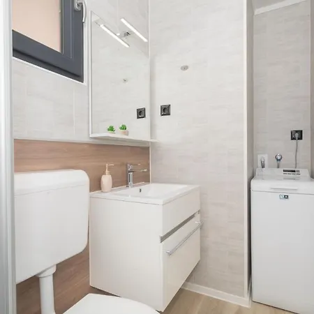 Mara's Coast - Giulia Ferienhaus Drage