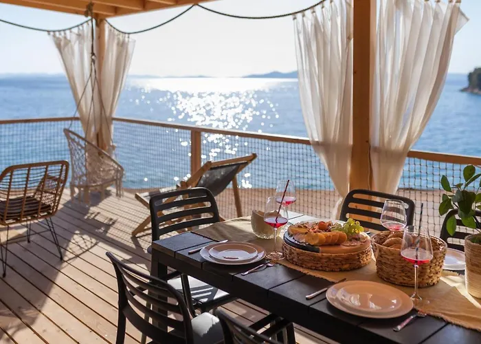 Mara's Coast - Giulia