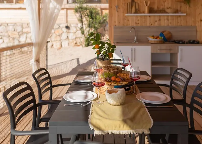 Mara's Coast - Giulia *